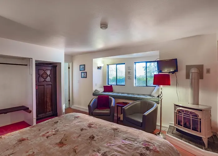 Hillside House Bed And Breakfast